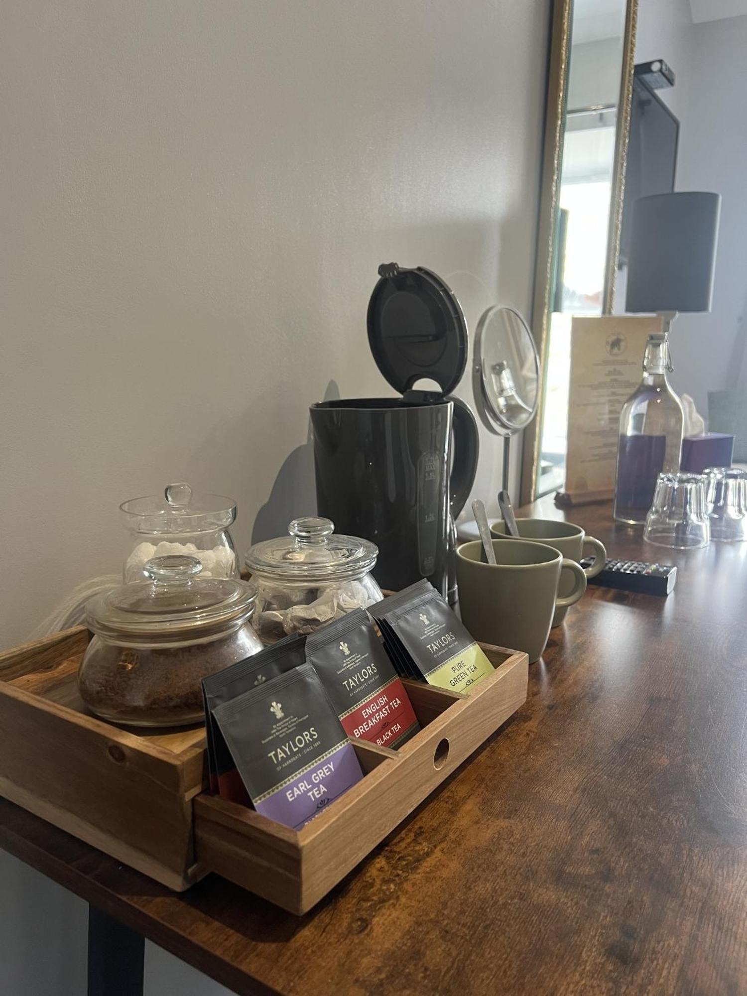 Black Bull Hotel بيلينجهام المظهر الخارجي الصورة